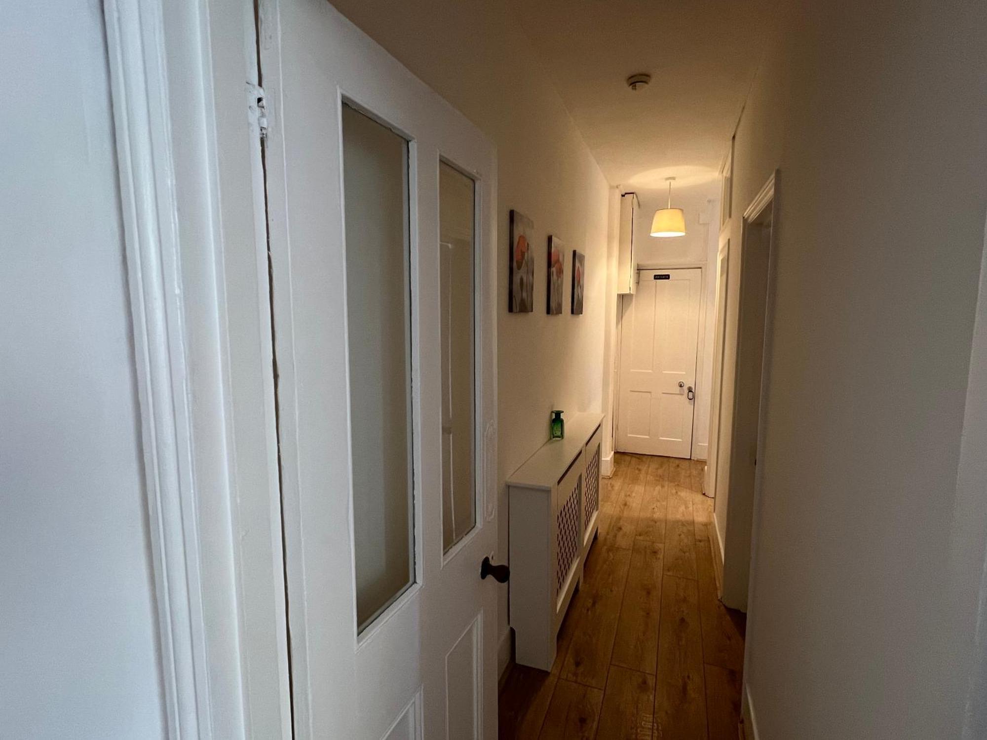 2 Bedroom Flat 10 Min Walk To Tube Apartament *